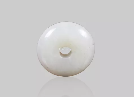 你愿意花50多萬(wàn)買(mǎi)一枚平安扣嗎？